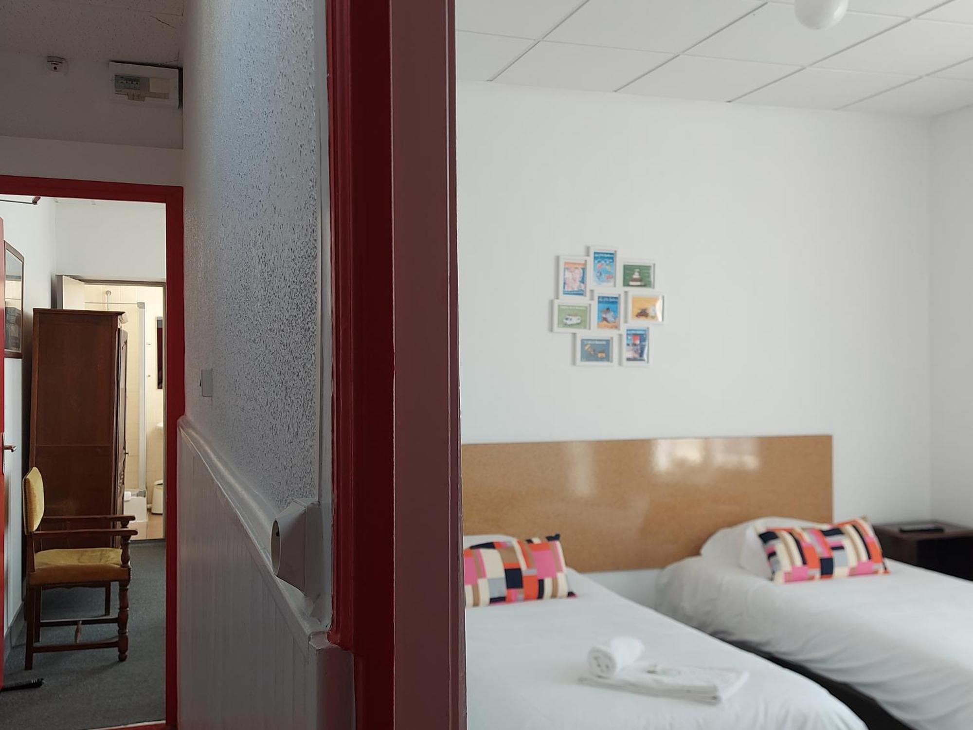 Hotel De Normandie Saint-Aubin-Sur-Mer  Oda fotoğraf